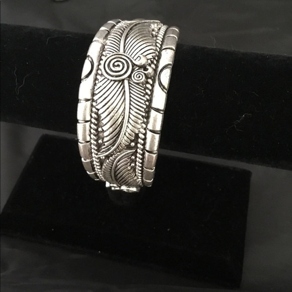 Bracelet - Picture 2 of 6